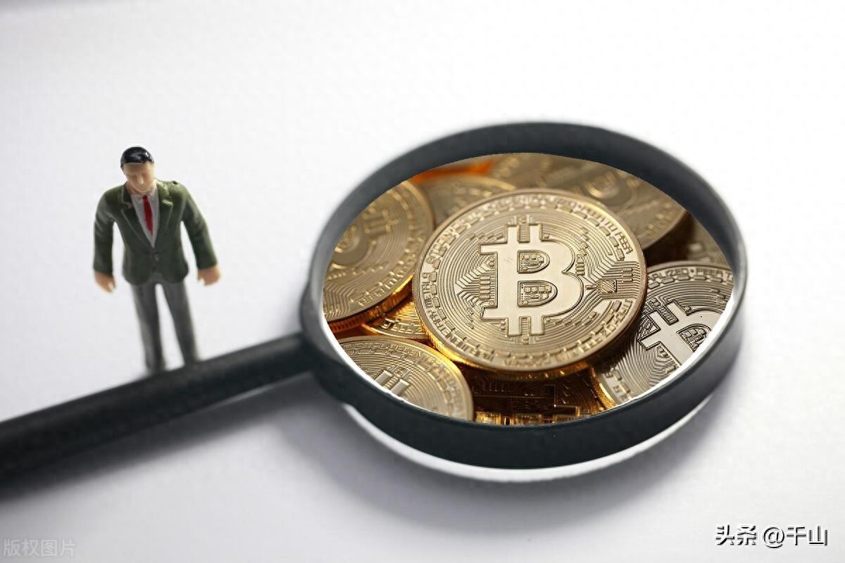 比特币区块链去中心化_比特币中心系统在哪_去中心化：比特币网络的去中心化特性是许多美国人对购买比特币感兴趣的另一个原因。没有任何个人或机构拥有比特币网络，因此个人可以控制自己的资金，而无需依赖银行等第三方机构。将比特币存放在非托管钱包中，只有